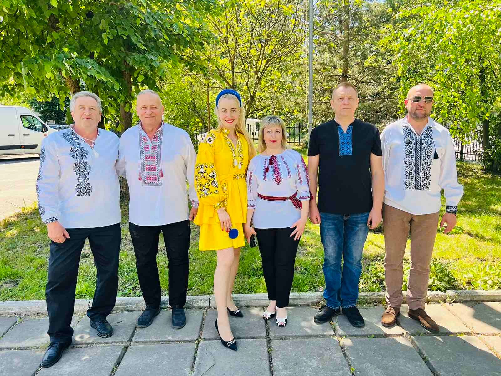 Українська ВИШИВАНКА - це краса!   У ній НАРОДУ КОД, його душа! - Фото №4