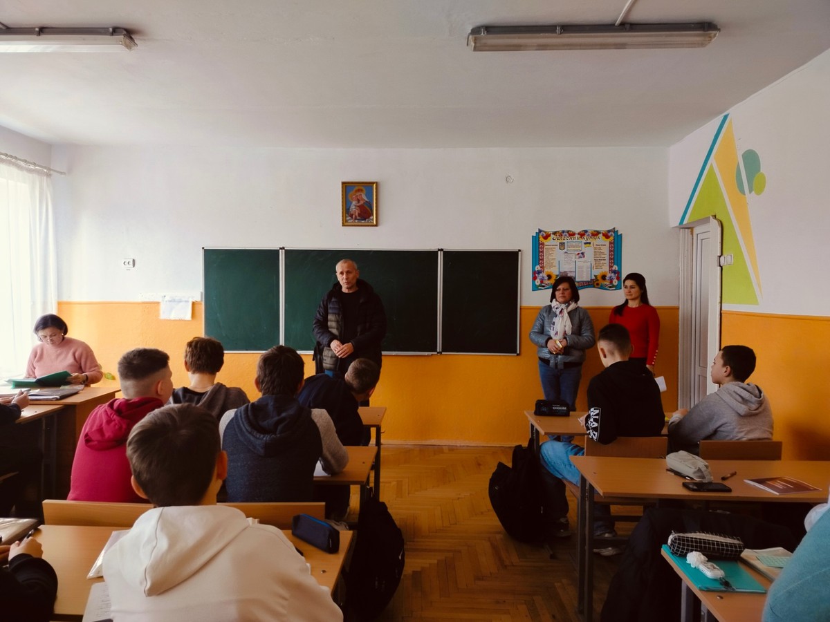 Залізниця - механізм, що не зупиняється ні на мить - Фото №9
