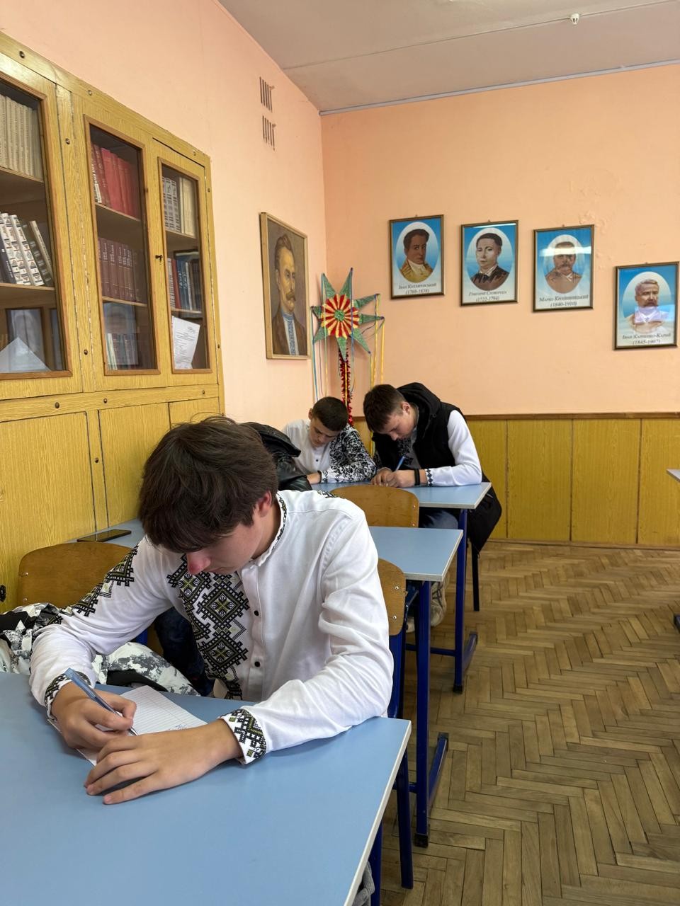 Бережи рідну мову, друже, адже мова - ідентифікація! - Фото №11