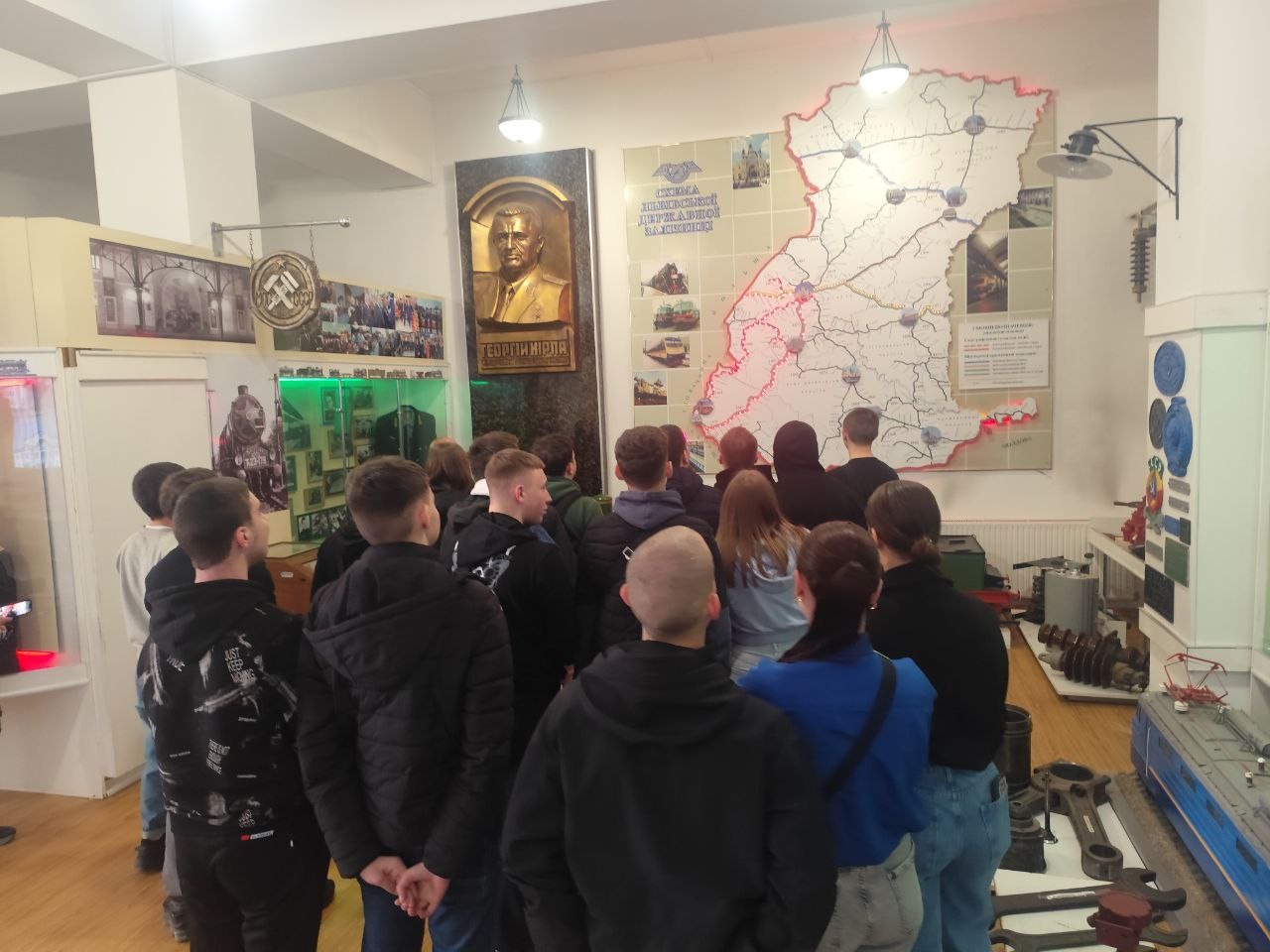 Залізниця - зв'язок поколінь - Фото №9 Залізниця - зв'язок поколінь - Фото №9