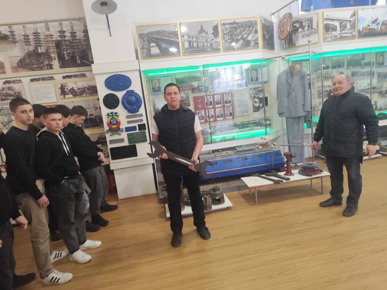 Залізниця - зв'язок поколінь - Фото №8 Залізниця - зв'язок поколінь - Фото №8