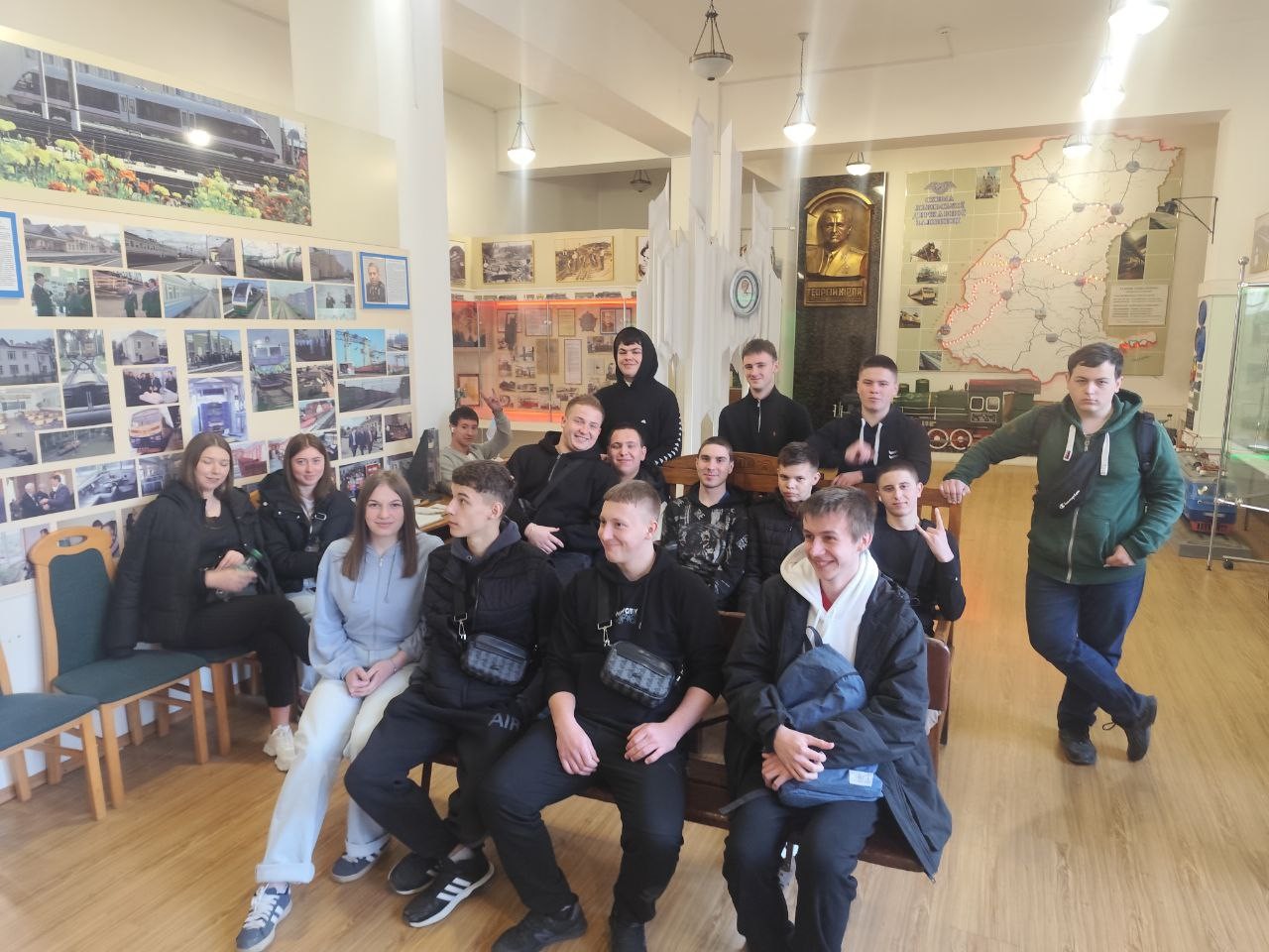 Залізниця - зв'язок поколінь - Фото №4 Залізниця - зв'язок поколінь - Фото №4