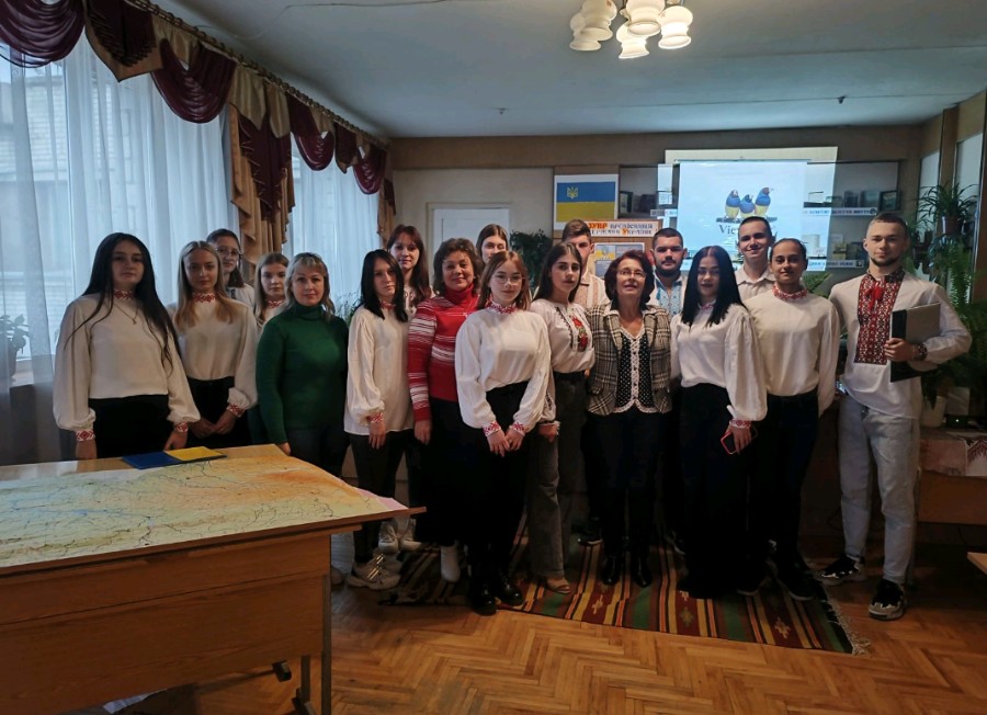 Щораз  вертається річниця, велика й славна,- Листопад!