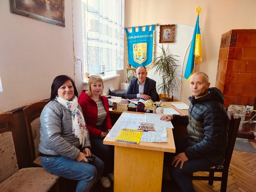Залізниця - механізм, що не зупиняється ні на мить