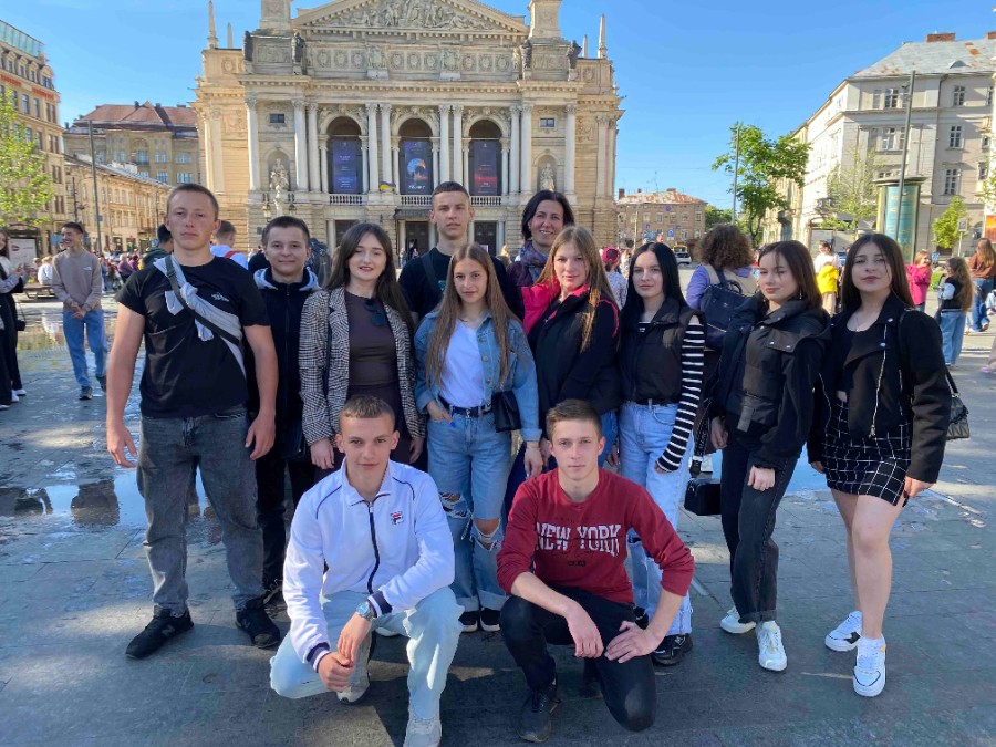 🎭 Театр - місце, де оживає мистецтво! 🎭