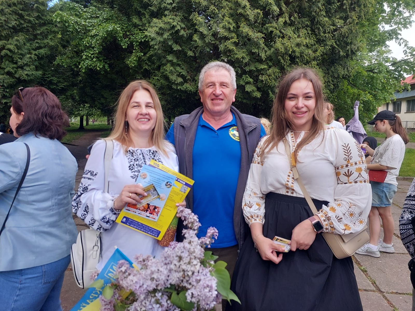 Поєднуємо добрі справи з профорієнтаційною роботою! Поєднуємо добрі справи з профорієнтаційною роботою!