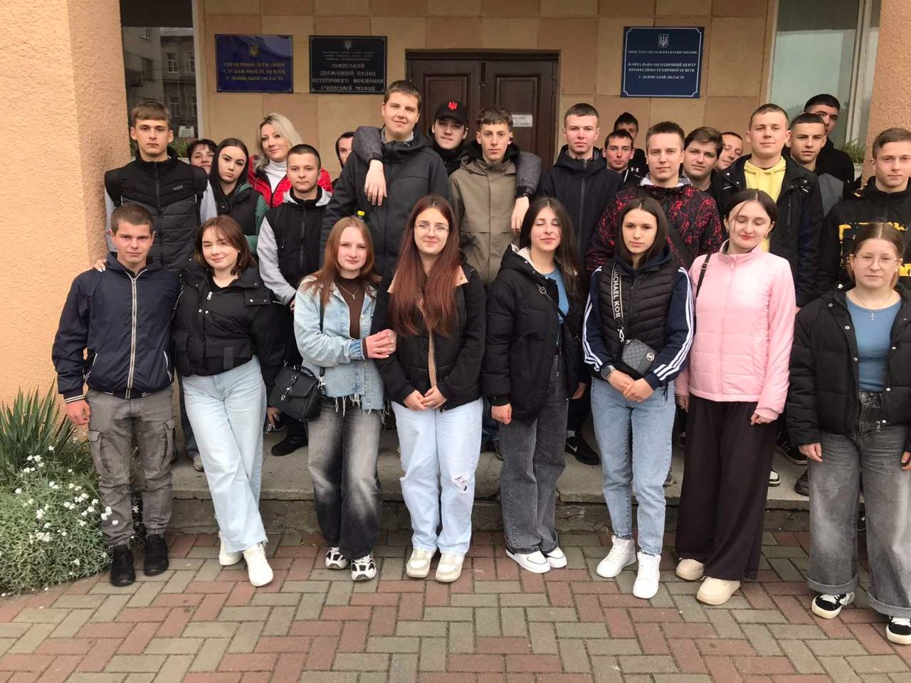 Незламні -непереможні! Незламні -непереможні!