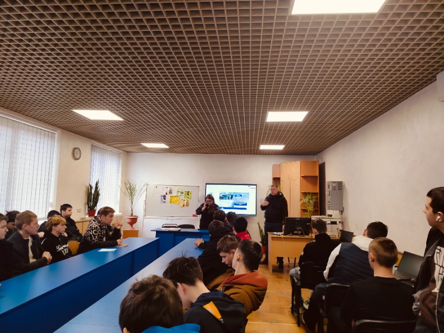 Знання - потрібні, навички - цінні, вибір - важливий